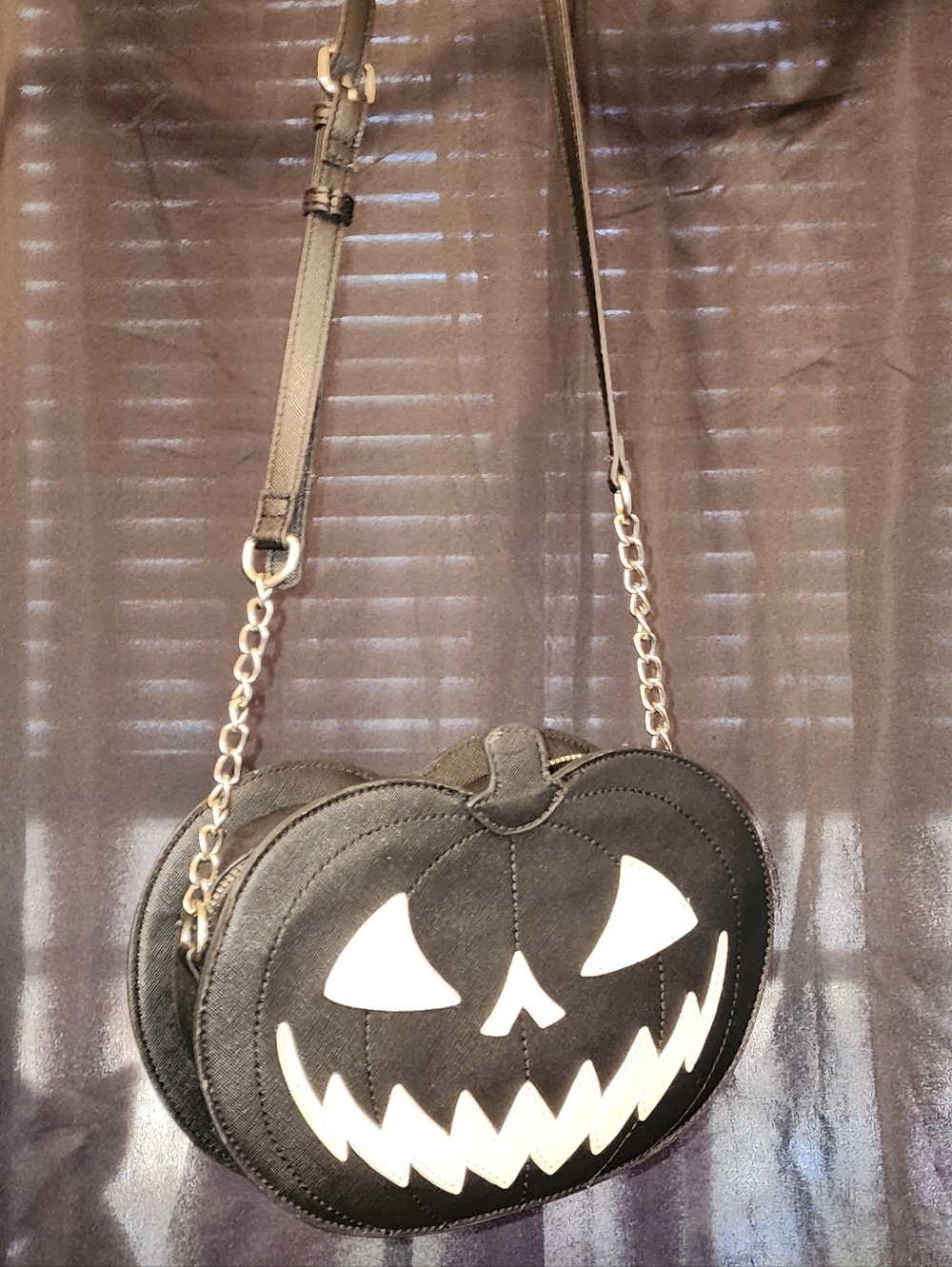 Black Jack-O-Lantern Face Crossbody Bag
